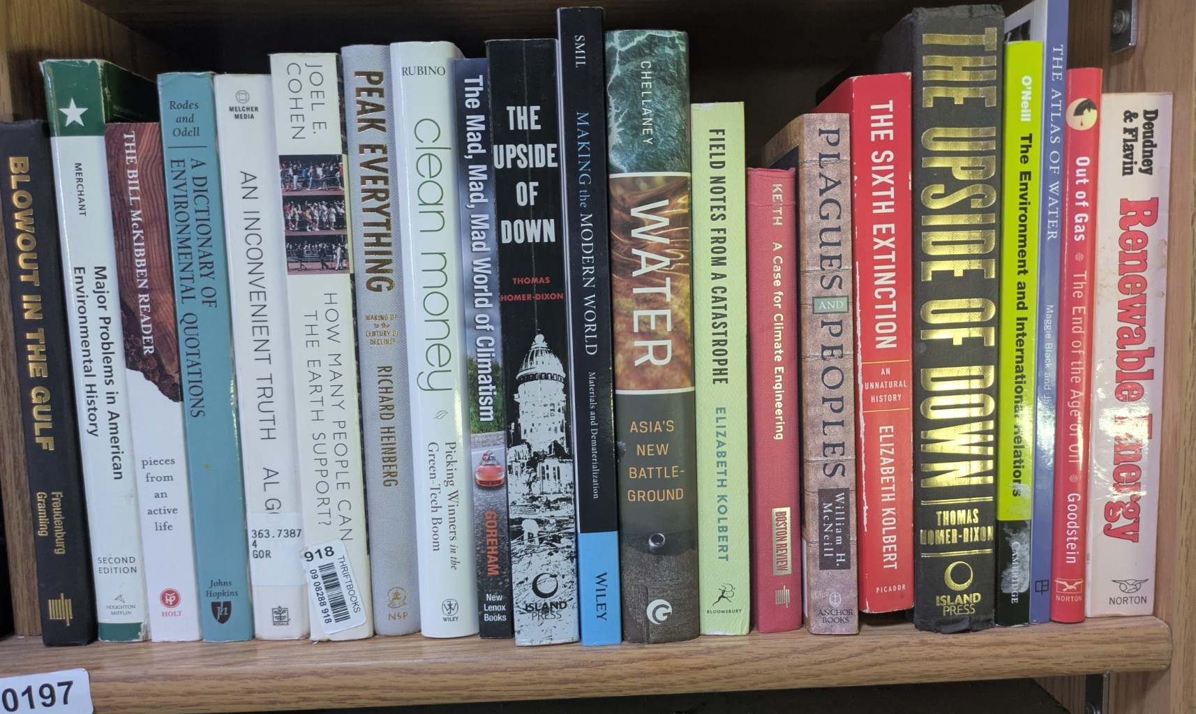 Photograph of Shelf 197; books are listed in top-to-bottom order alongside the photograph.